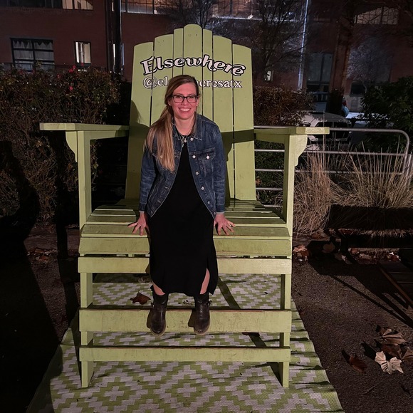 Meet your Posher, Emily - Picture 1 of 1